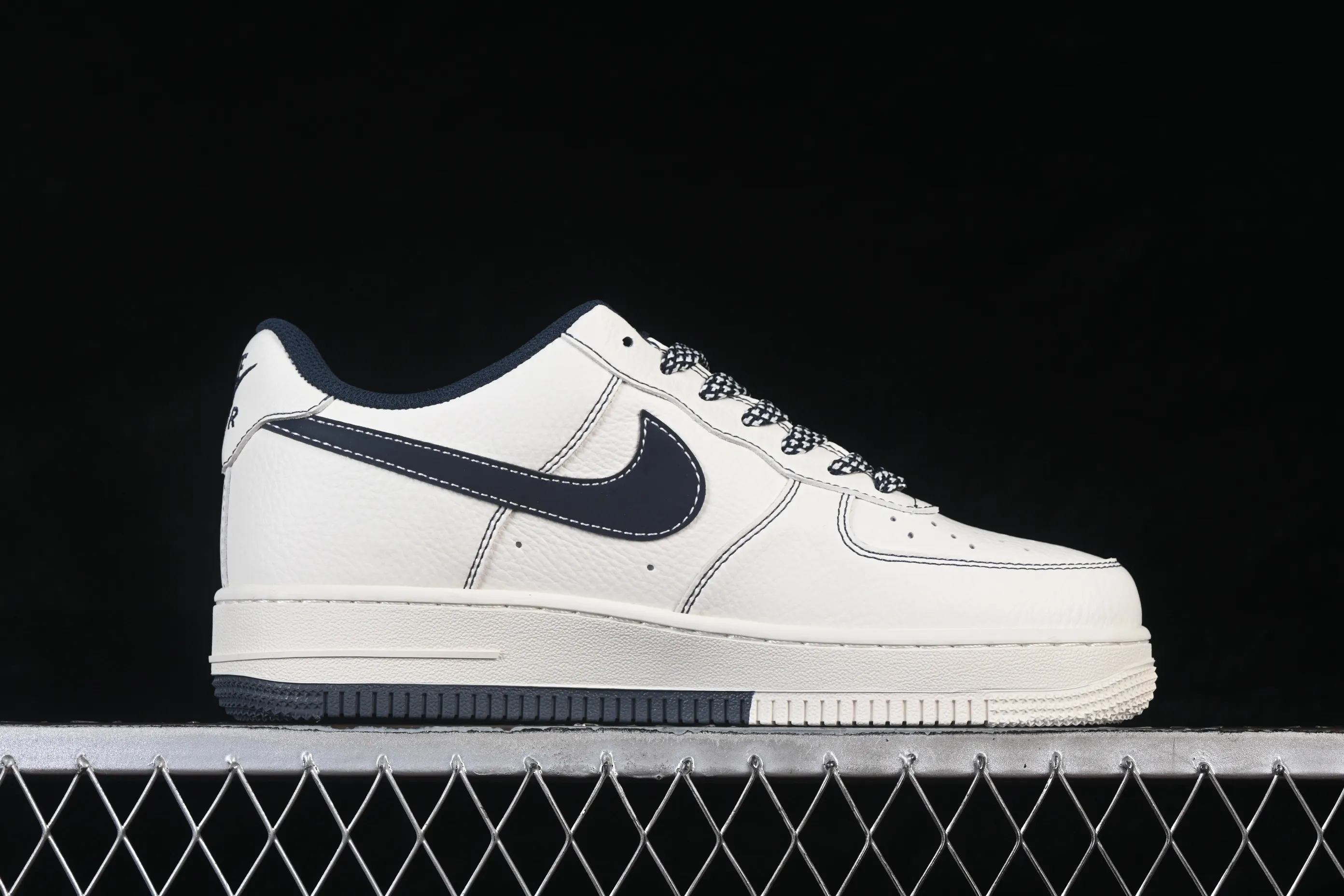All categories Nk Air Force 1 Air Force series Nk Air Force 1 Low Air Force low-top Nike Air Force 1'07 Low off-white and black Air Force 1 low-top casual sneakers MM3399-816